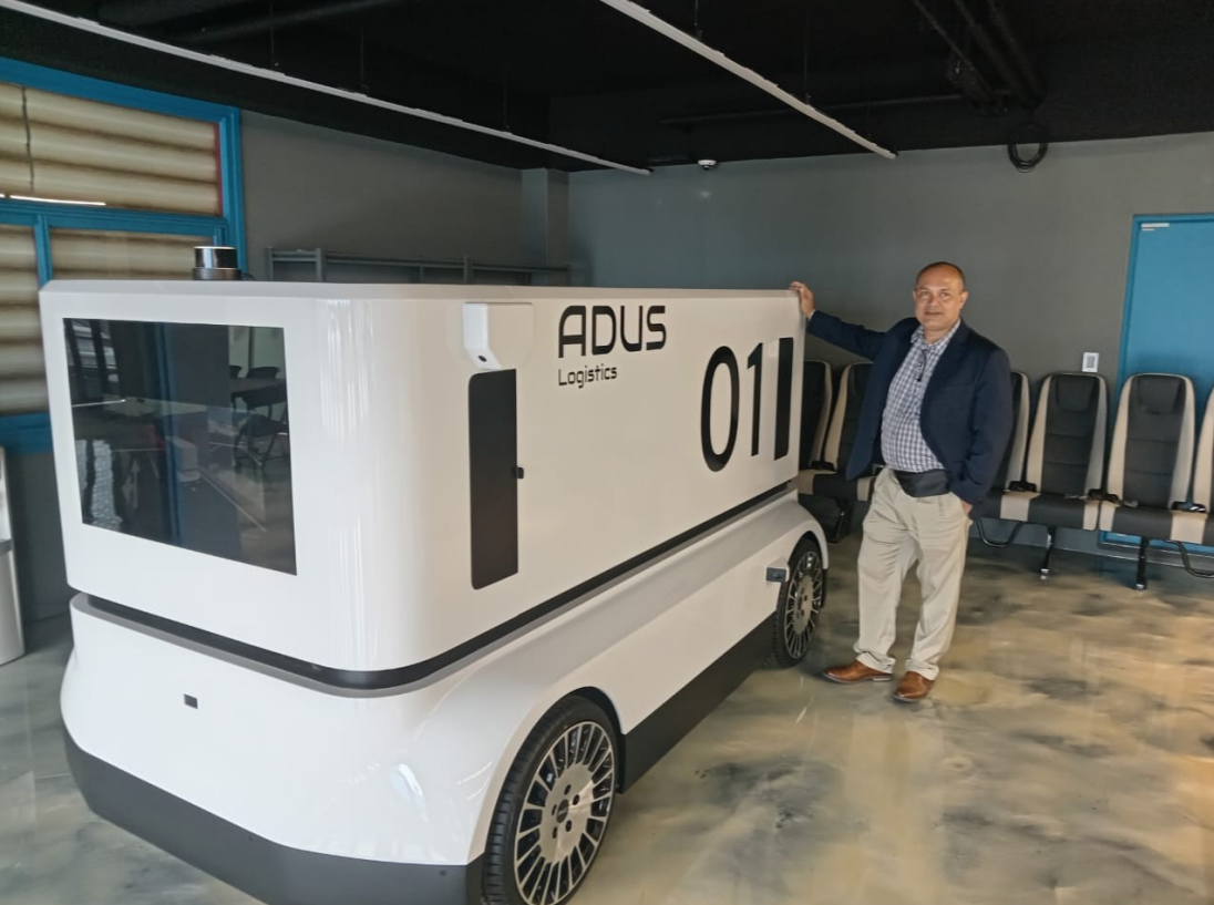 Reunión del Dr. Danilo Cáceres con la Empresa ADUS Inc. en Seúl, Corea del Sur